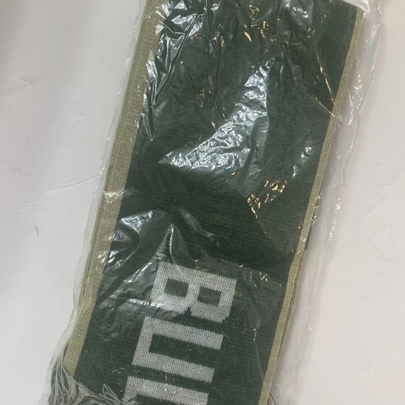 MILWAUKEE BUCKS BASKETBALL SCARF WISCONSIN BUCKS SCARF NEW!T3 - Picture 7 of 7